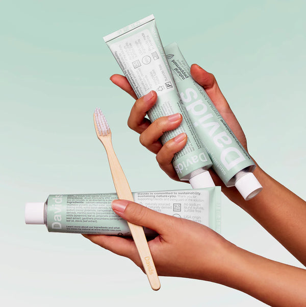 Davids Premium Toothpaste Whitening Antiplaque / Natural Peppermint 149G