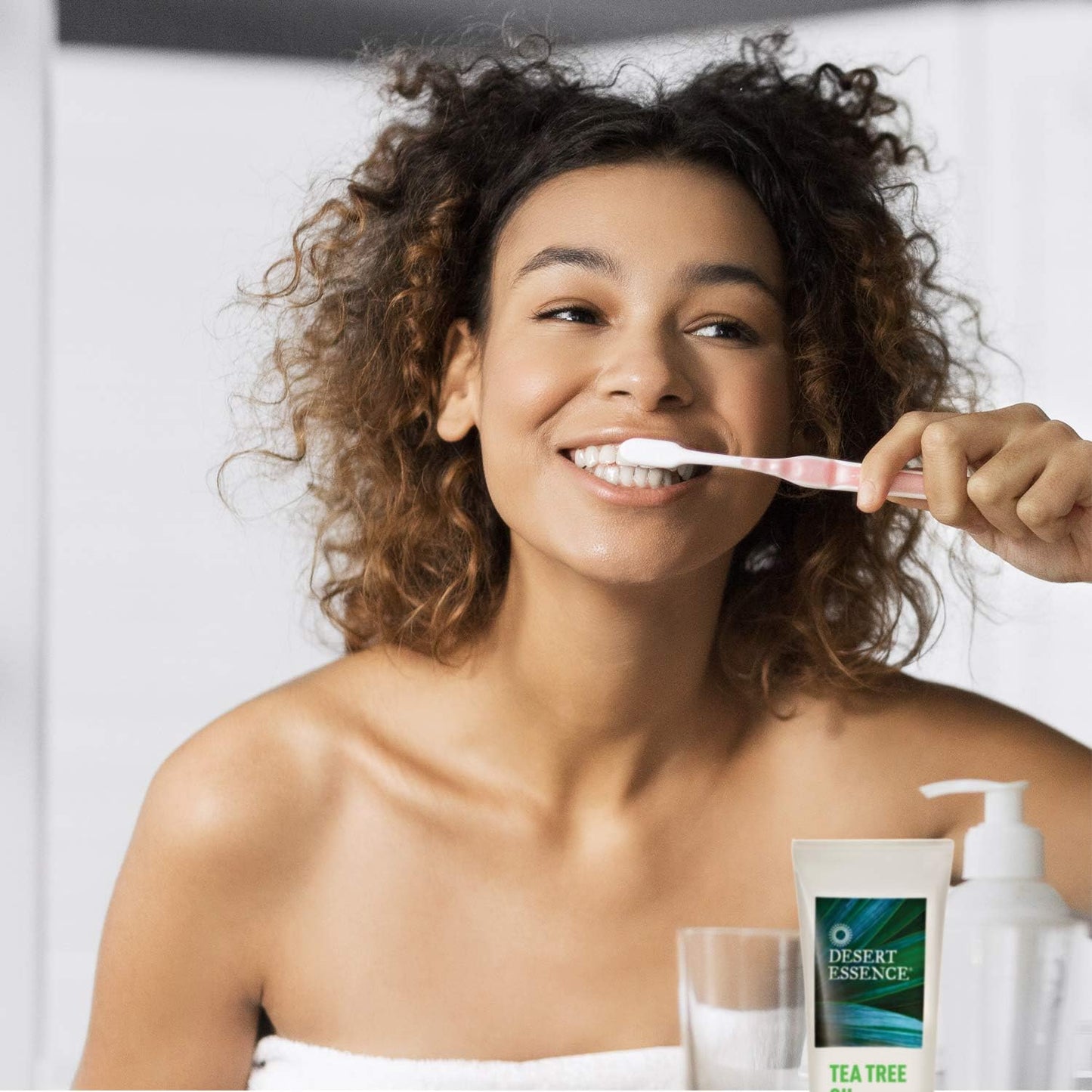 DESERT ESSENCE TEA TREE OIL TOOTHPASTE- FENNEL 176G