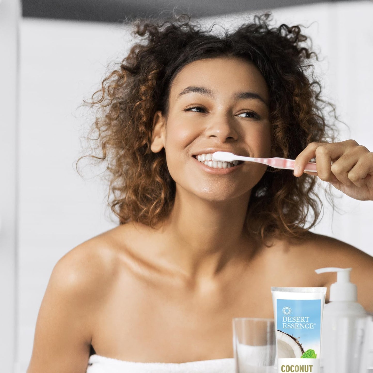 DESERT ESSENCE COCONUT OIL TOOTHPASTE COCONUT MINT 176 G